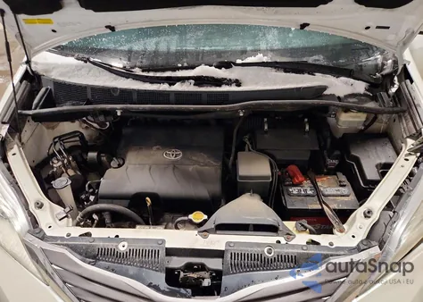 2015 Toyota Sienna Xle z USA, uszkodzony, nr VIN 5TDDK3DC8FS126212